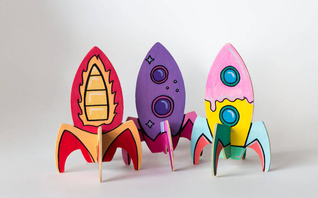 Holz-Rakete bemalen – Kreatives DIY-Projekt für Kinder & Erwachsene